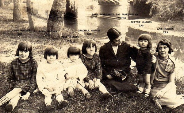 Mamina con todas sus hijas en el parque